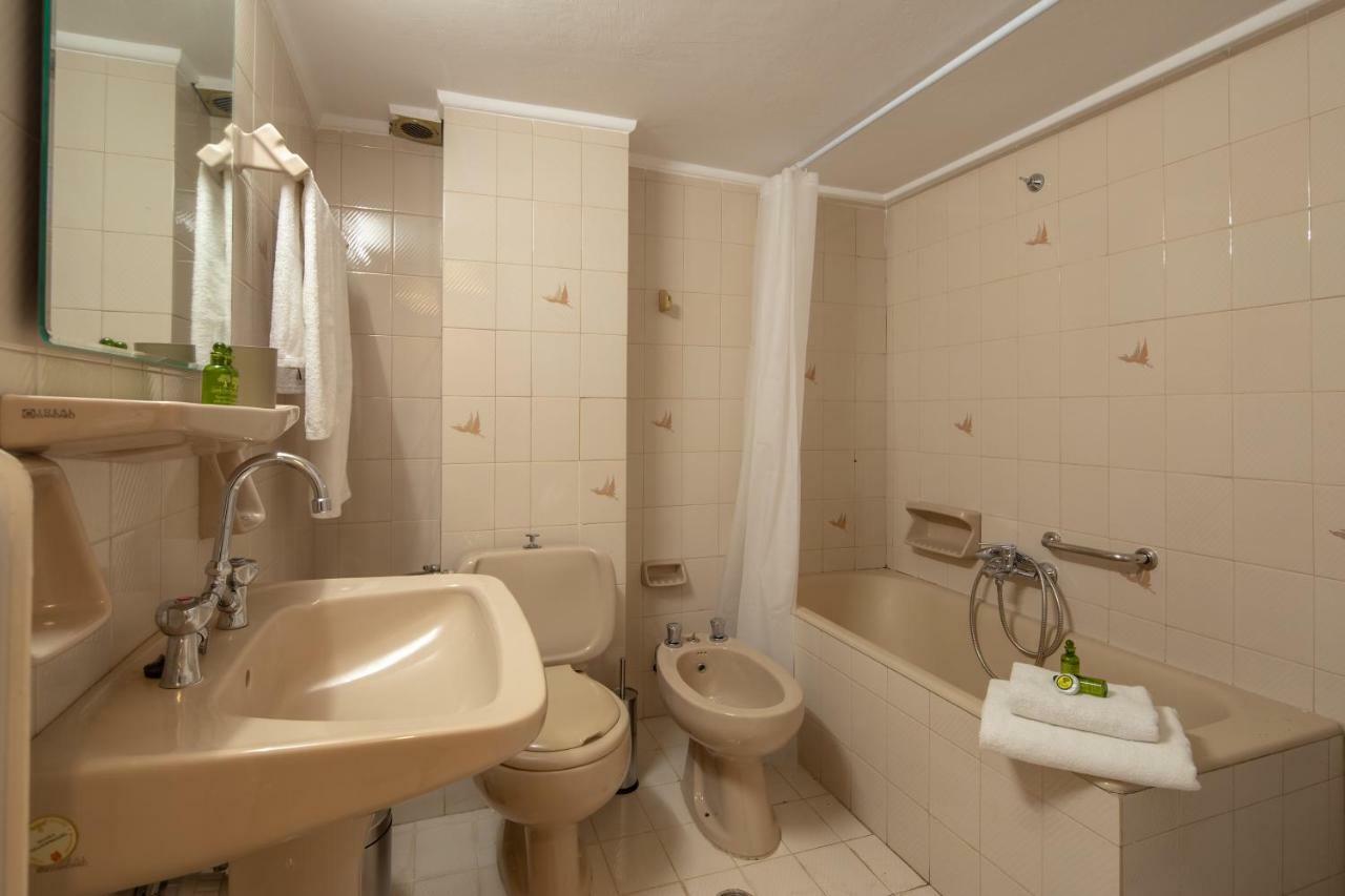 Kleio - Spacious Apartment In Glyfada Atene Esterno foto